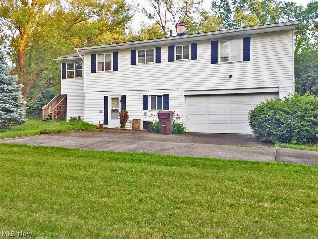 949 Renninger Road New Franklin, OH 44319 - Photo 2 of 23