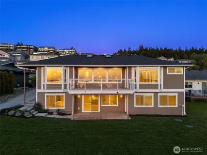$898,999 | 215 Burke Drive, Camano Island, WA 98282
