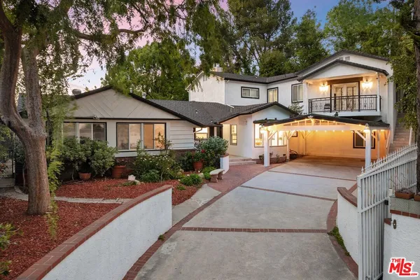 $2,199,995 | 3601 Dellvale Place, Encino, CA 91436