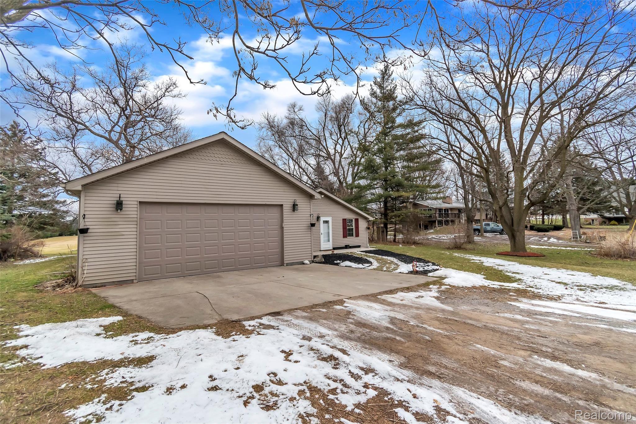 7293-Davison-Rd-Davison-MI-windowstill-2.jpg