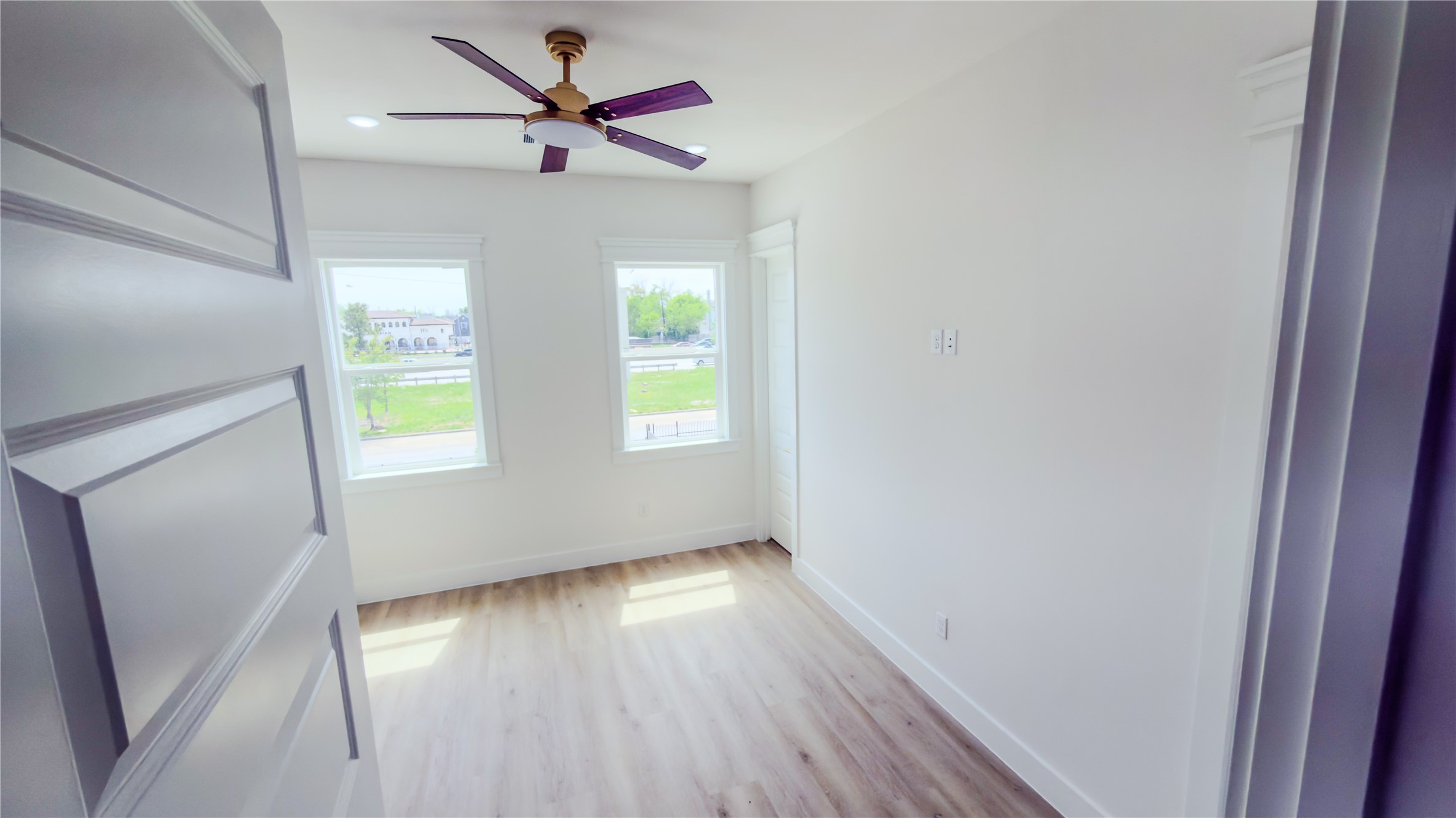 819 North Loop Houston, TX 77022 - Photo 25 of 50 Primary Bedroom