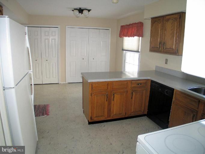 7310 Kindler Road Columbia, MD 21046 - Photo 2 of 14 Kitchen