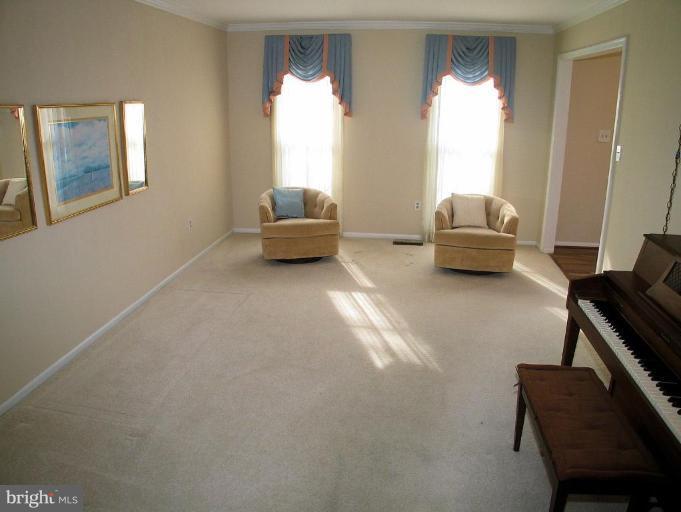 7310 Kindler Road Columbia, MD 21046 - Photo 6 of 14 Living Room