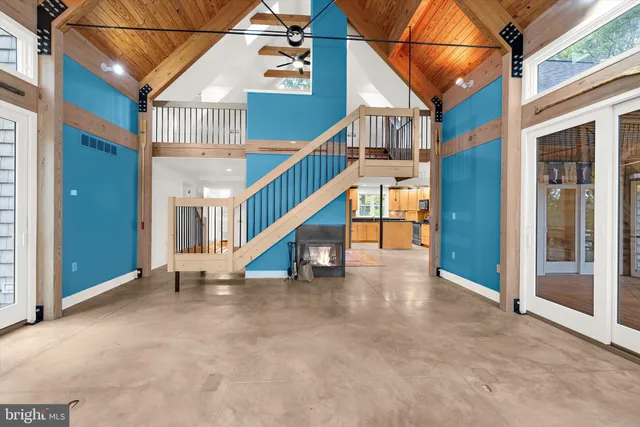 a view of an entryway with a building