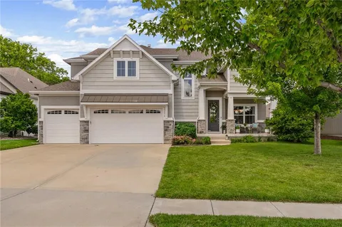 $875,000 | 15854 West 165th Terrace, Olathe, KS 66062