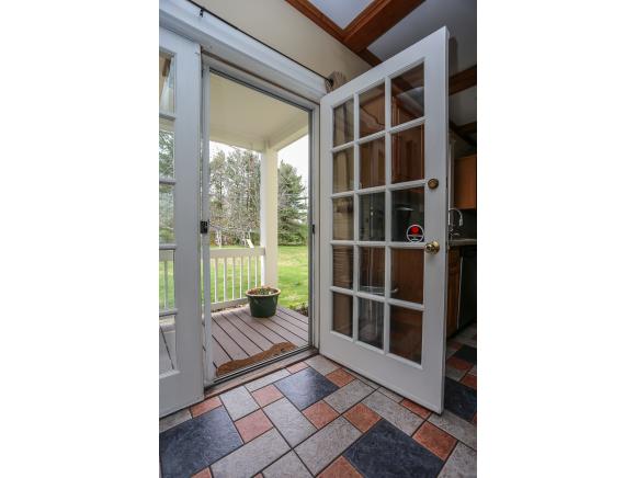 56 Tsienneto Road Derry, NH 03038 - Photo 11 of 34
