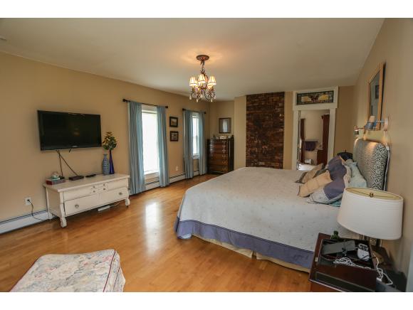 56 Tsienneto Road Derry, NH 03038 - Photo 24 of 34