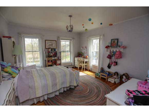 56 Tsienneto Road Derry, NH 03038 - Photo 28 of 34