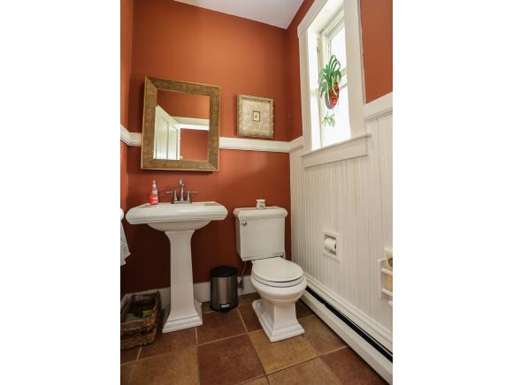 56 Tsienneto Road Derry, NH 03038 - Photo 10 of 34