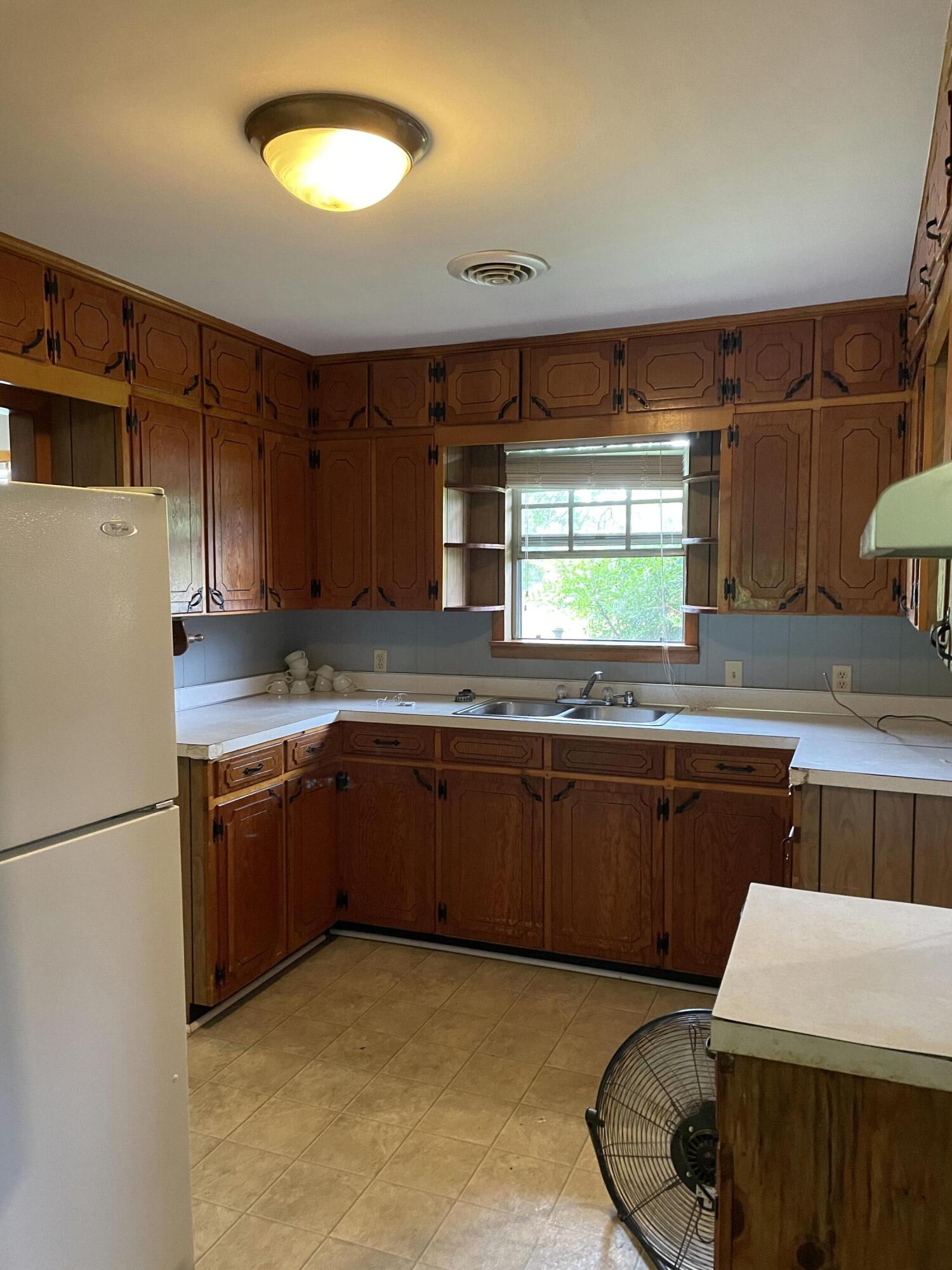 2579 West Valley Road Dunlap, TN 37327 - Photo 7 of 15 kitchen
