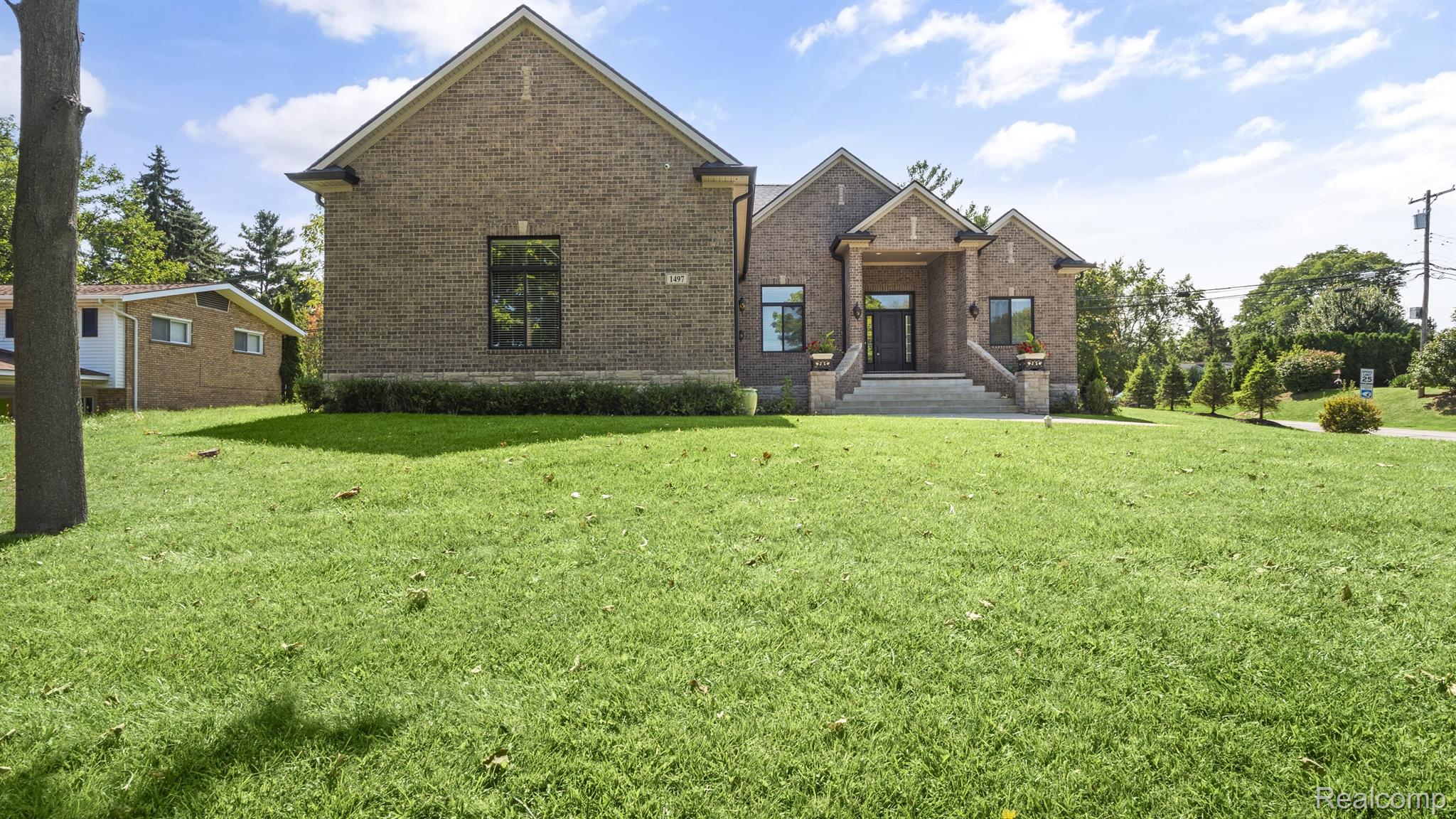 1497 Walton Blvd. Rochester, MI 48309 - Photo 4 of 35 Gallery Image 4