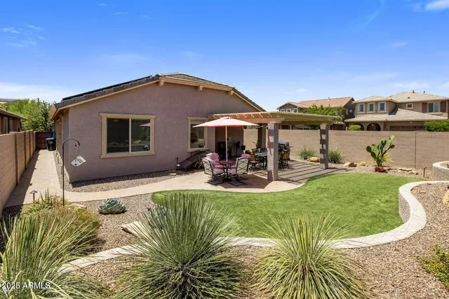 $2,800 | 4230 West Palace Station Road, New River, AZ 85087