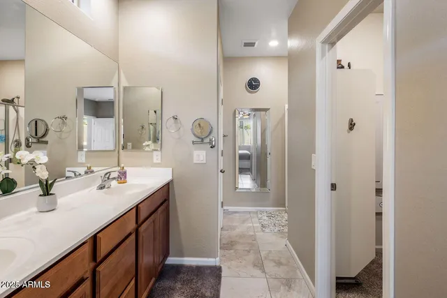 $2,800 | 4230 West Palace Station Road, New River, AZ 85087