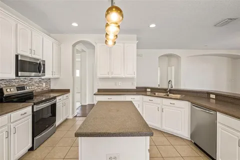 $360,000 | 518 York Dale Drive, Ruskin, FL 33570