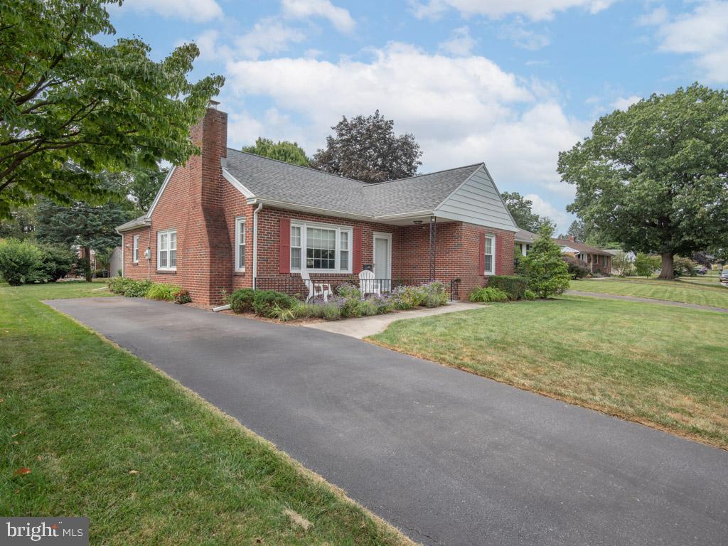 5960 Leebel Road East Petersburg, PA 17520 - Photo 2 of 44