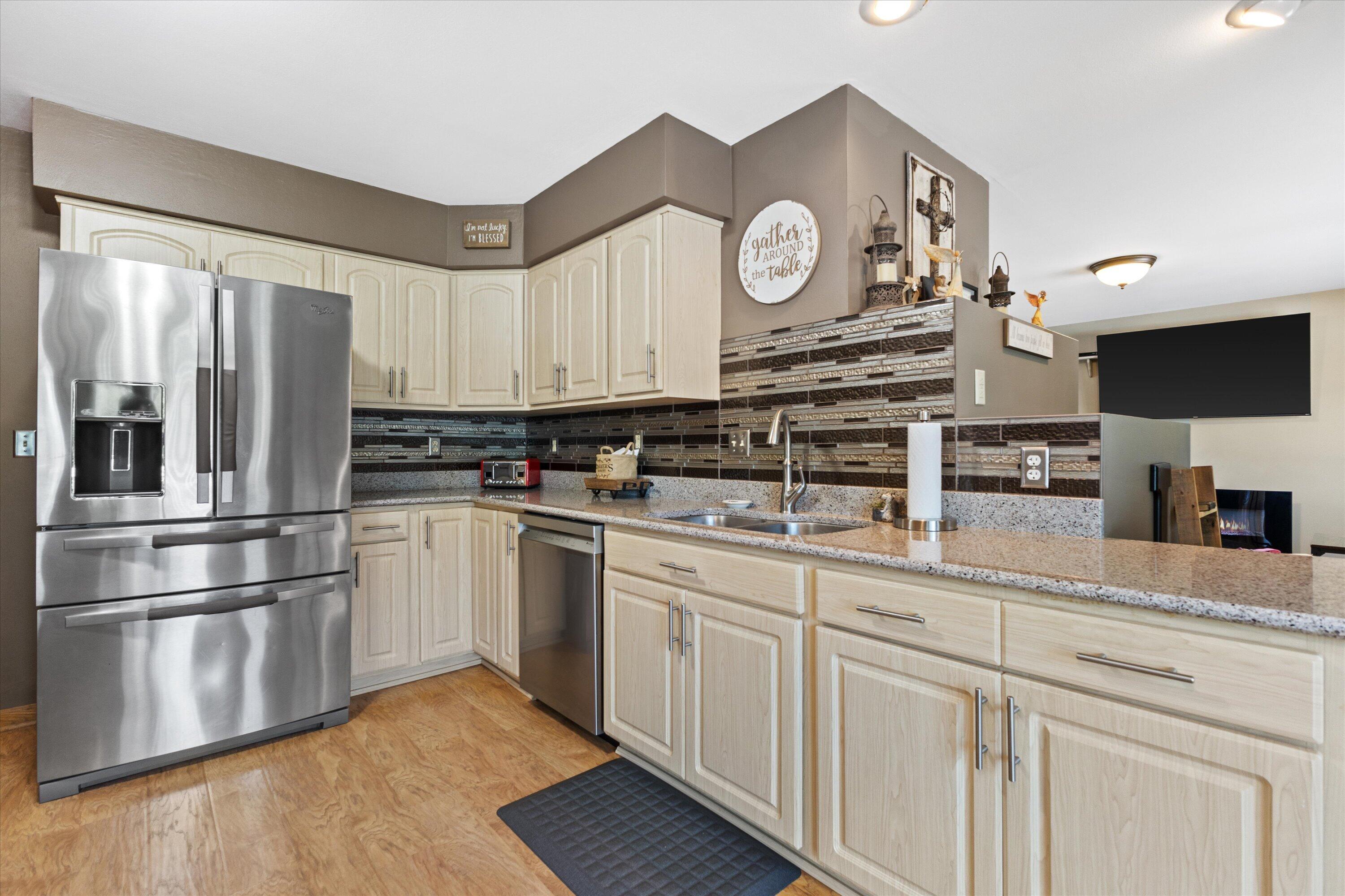 6620 Ranger Drive Mount Pleasant, WI 53406 - Photo 23 of 41 Nice tile backspace and extra working counterspace.