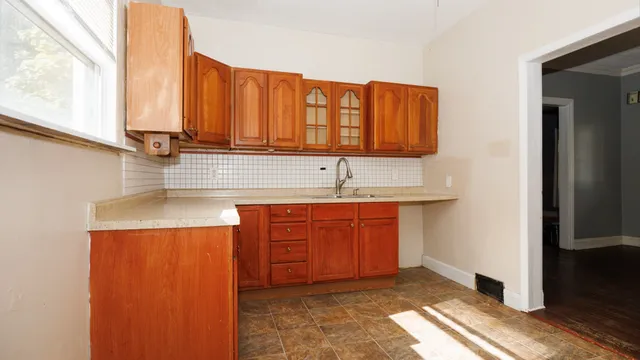 $144,900 | 802 South Madison Street, Bloomington, IL 61701