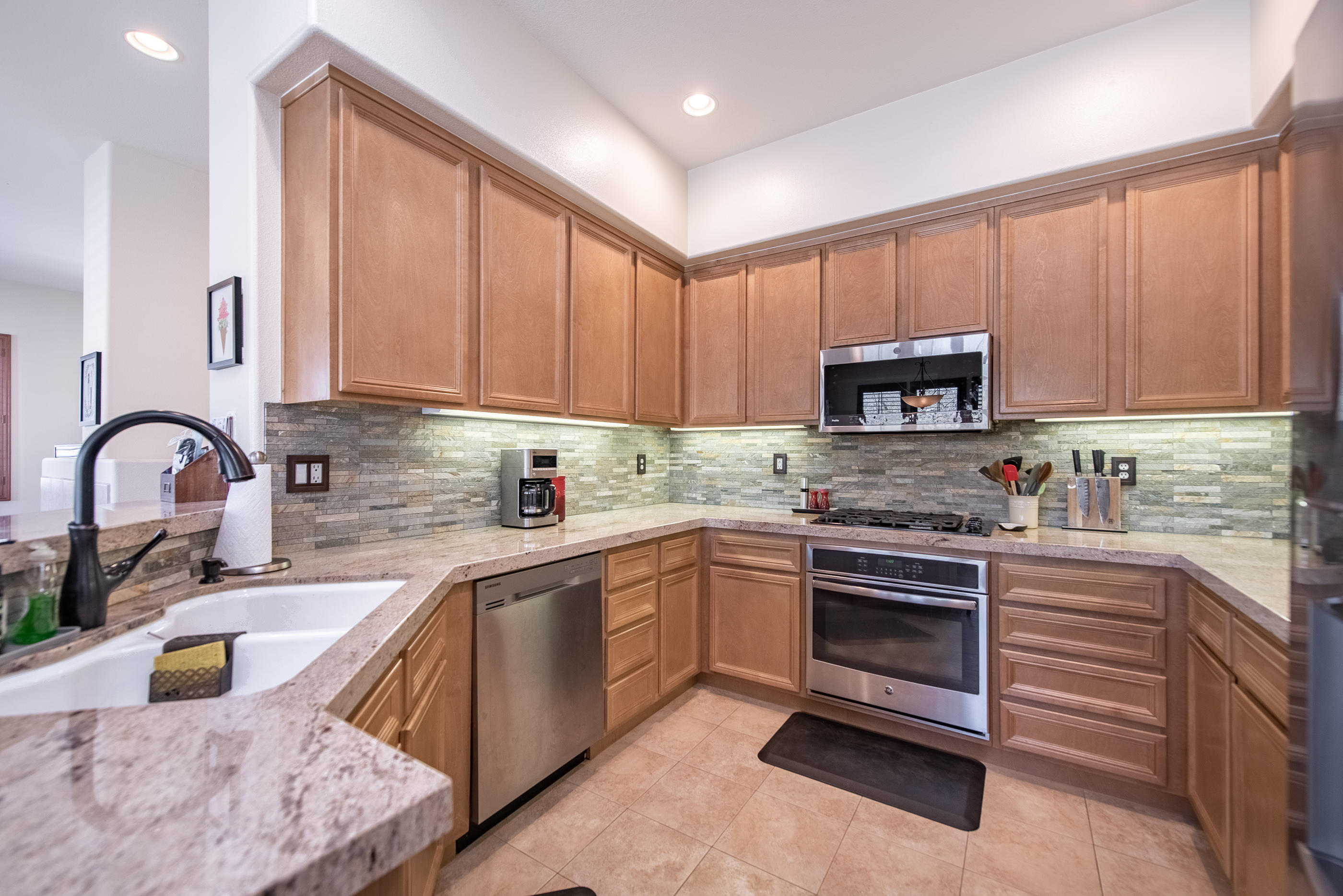 4152 Orontes Way, Unit A Simi Valley, CA 93063 - Photo 9 of 32 4152 Orontes Way Simi Valley Unit A-11