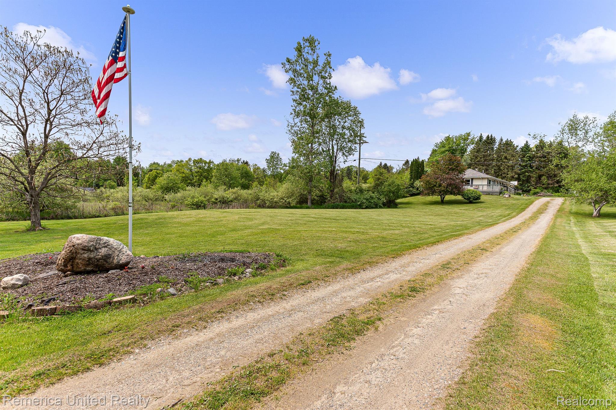 6085 Golf Club Road Howell, MI 48843 - Photo 25 of 37 Gallery Image 25