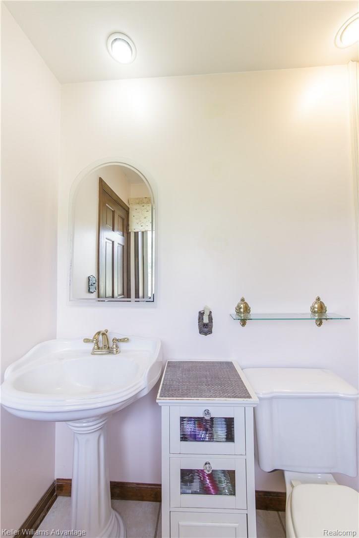 4545 Lone Tree Road Milford, MI 48380 - Photo 29 of 79 Lone Tree Rd_4545_MasterBathroom_03.jpg