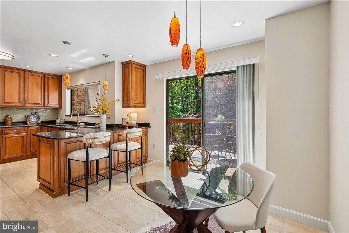 2024 Swans Neck Way Reston, VA 20191 - Photo 7 of 42 Breakfast Room