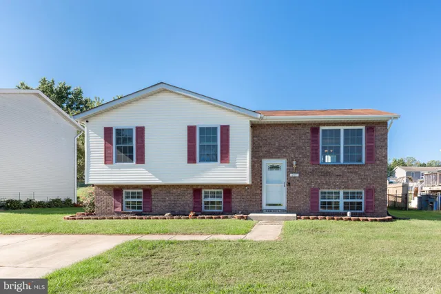 a house view with a outdoor space