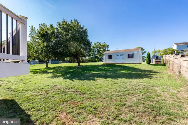 a front view of house with yard