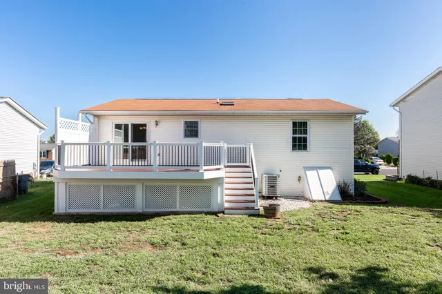 a view of a house with a big yard