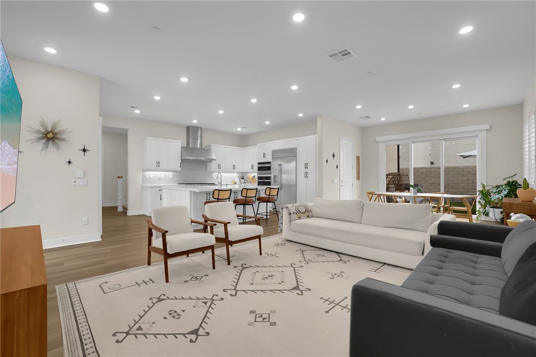 27014 Declaration Road Valencia, CA 91381 - Photo 4 of 30