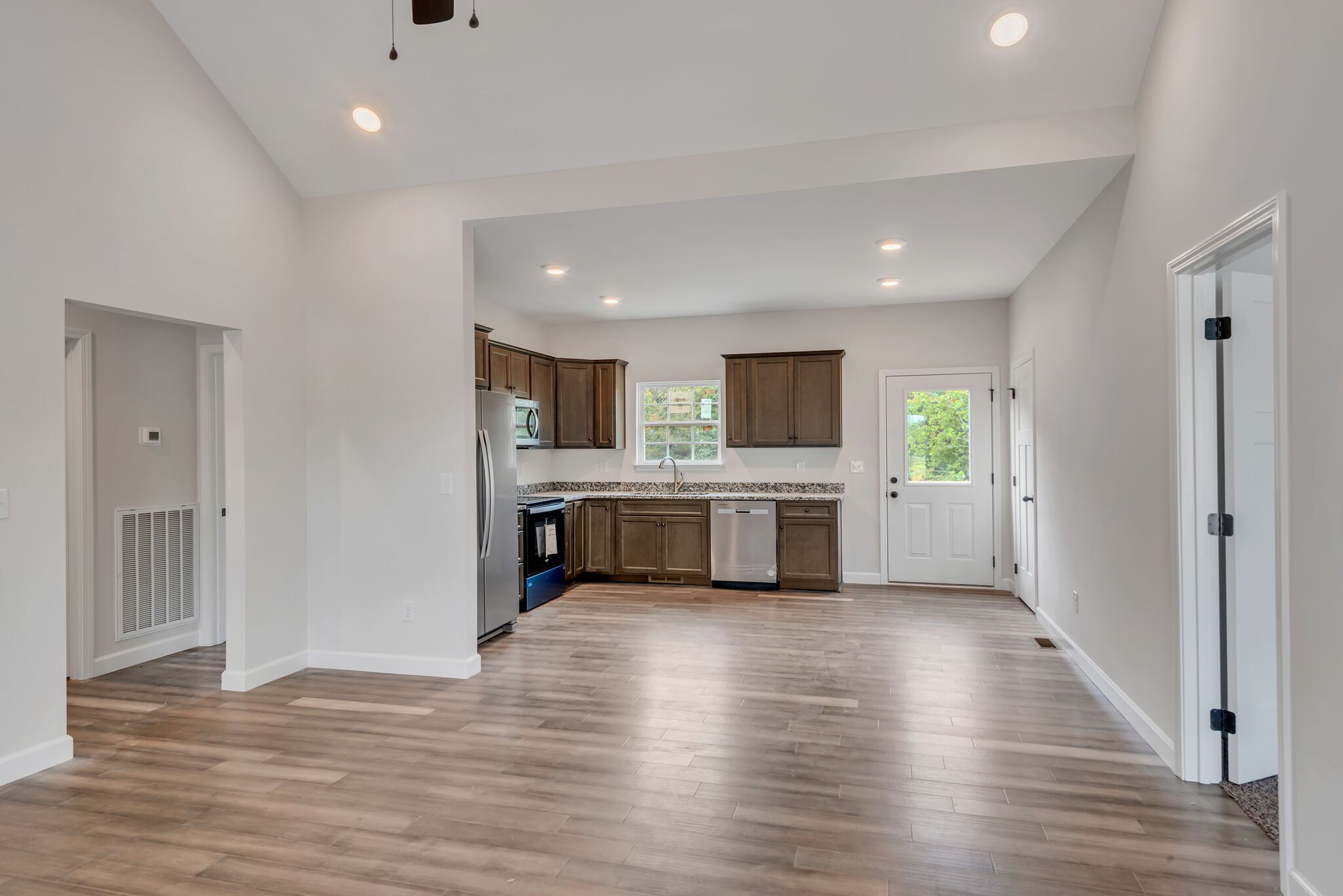 1030 Promise Land Road Charlotte, TN 37036 - Photo 8 of 36 Gallery Image 8