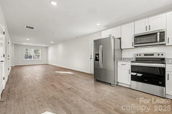 $1,750 | 104 10th Avenue Southeast, Hickory, NC 28602