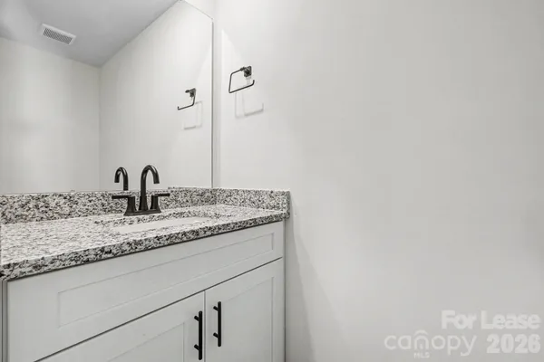 $1,750 | 104 10th Avenue Southeast, Hickory, NC 28602