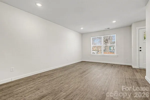 $1,750 | 104 10th Avenue Southeast, Hickory, NC 28602