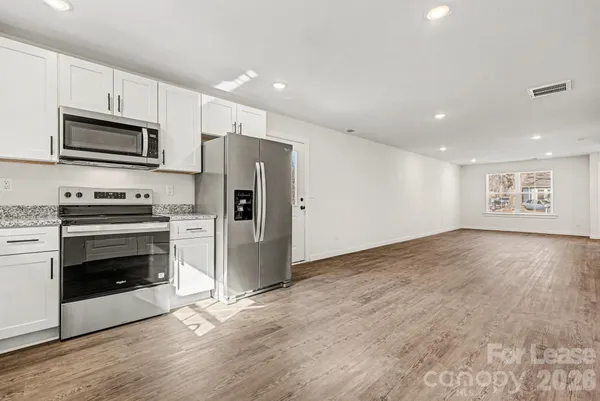 $1,750 | 104 10th Avenue Southeast, Hickory, NC 28602