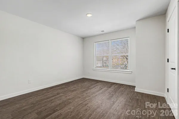 $1,750 | 104 10th Avenue Southeast, Hickory, NC 28602