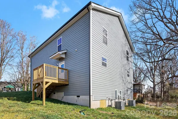 $1,750 | 104 10th Avenue Southeast, Hickory, NC 28602