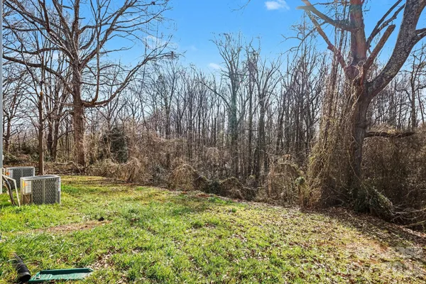 $1,750 | 104 10th Avenue Southeast, Hickory, NC 28602