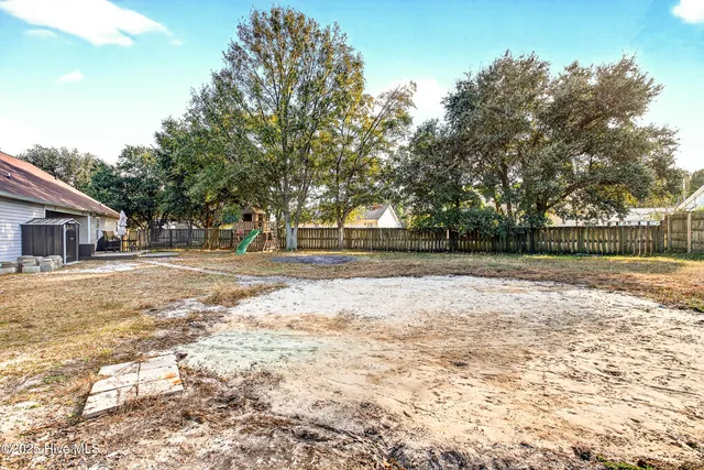 $265,000 | 202 Quail Creek Court, Hubert, NC 28539