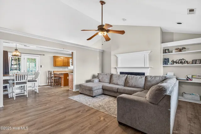 $265,000 | 202 Quail Creek Court, Hubert, NC 28539