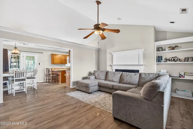 $265,000 | 202 Quail Creek Court, Hubert, NC 28539