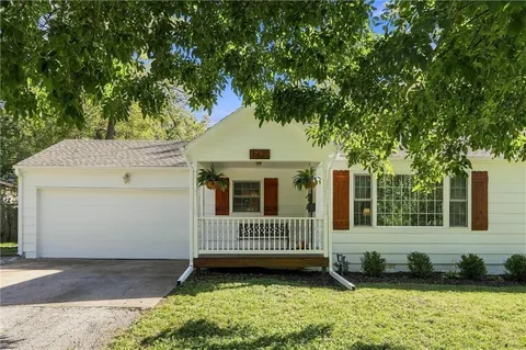 $375,000 | 8621 Floyd Street, Overland Park, KS 66212
