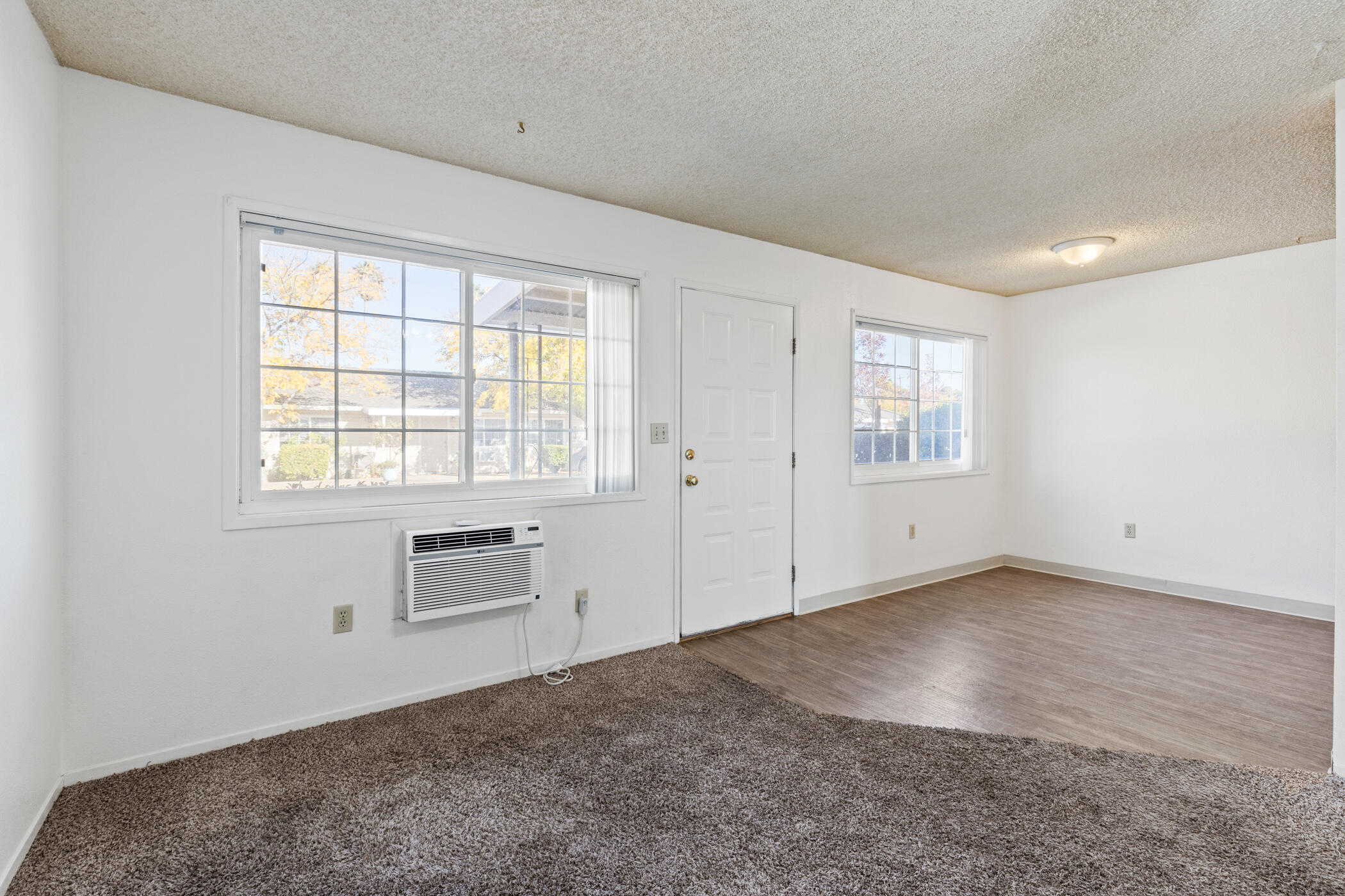705 Kimball Road Red Bluff, CA 96080 - Photo 15 of 30 One Bedroom - Entry and Dining