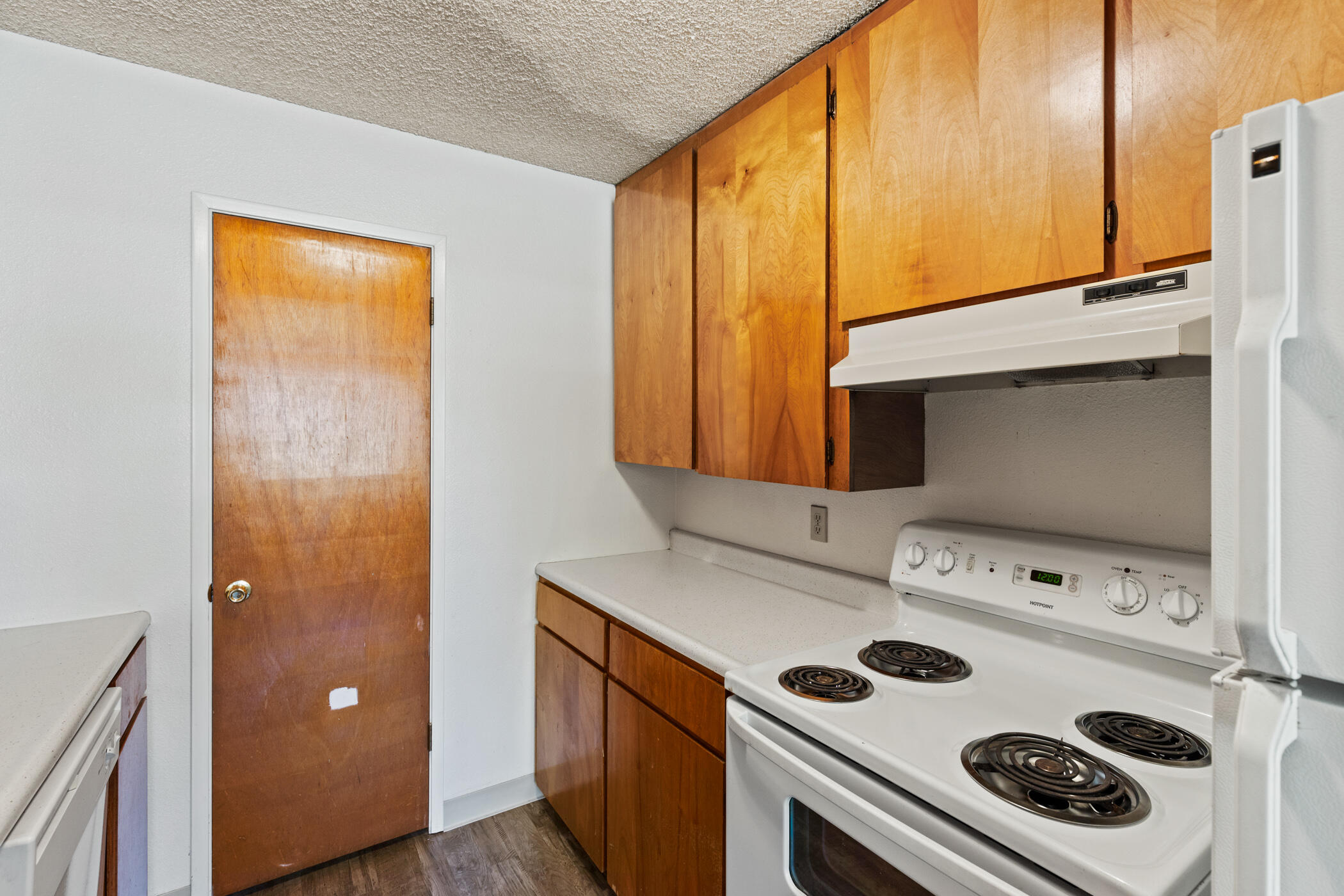 705 Kimball Road Red Bluff, CA 96080 - Photo 17 of 30 One Bedroom - Kitchen