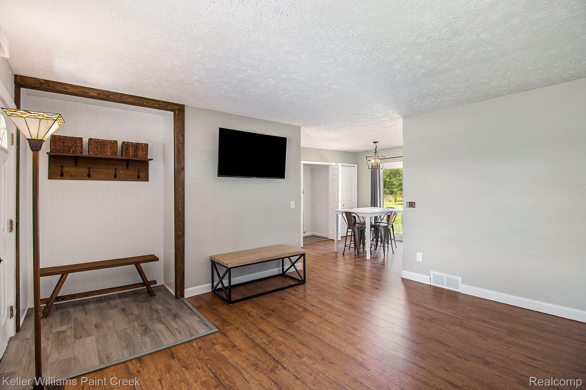 2226 Layton Road Fowlerville, MI 48836 - Photo 2 of 17 Gallery Image 2