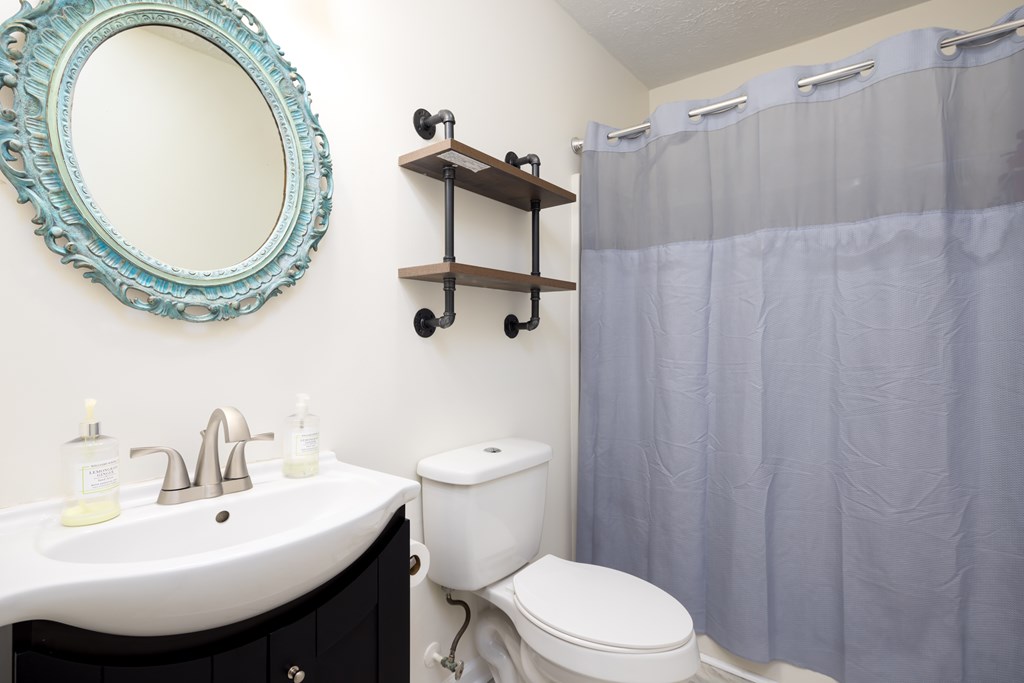 2478 Pine Lake Road West Point, GA 31833 - Photo 66 of 70 Bathroom 1