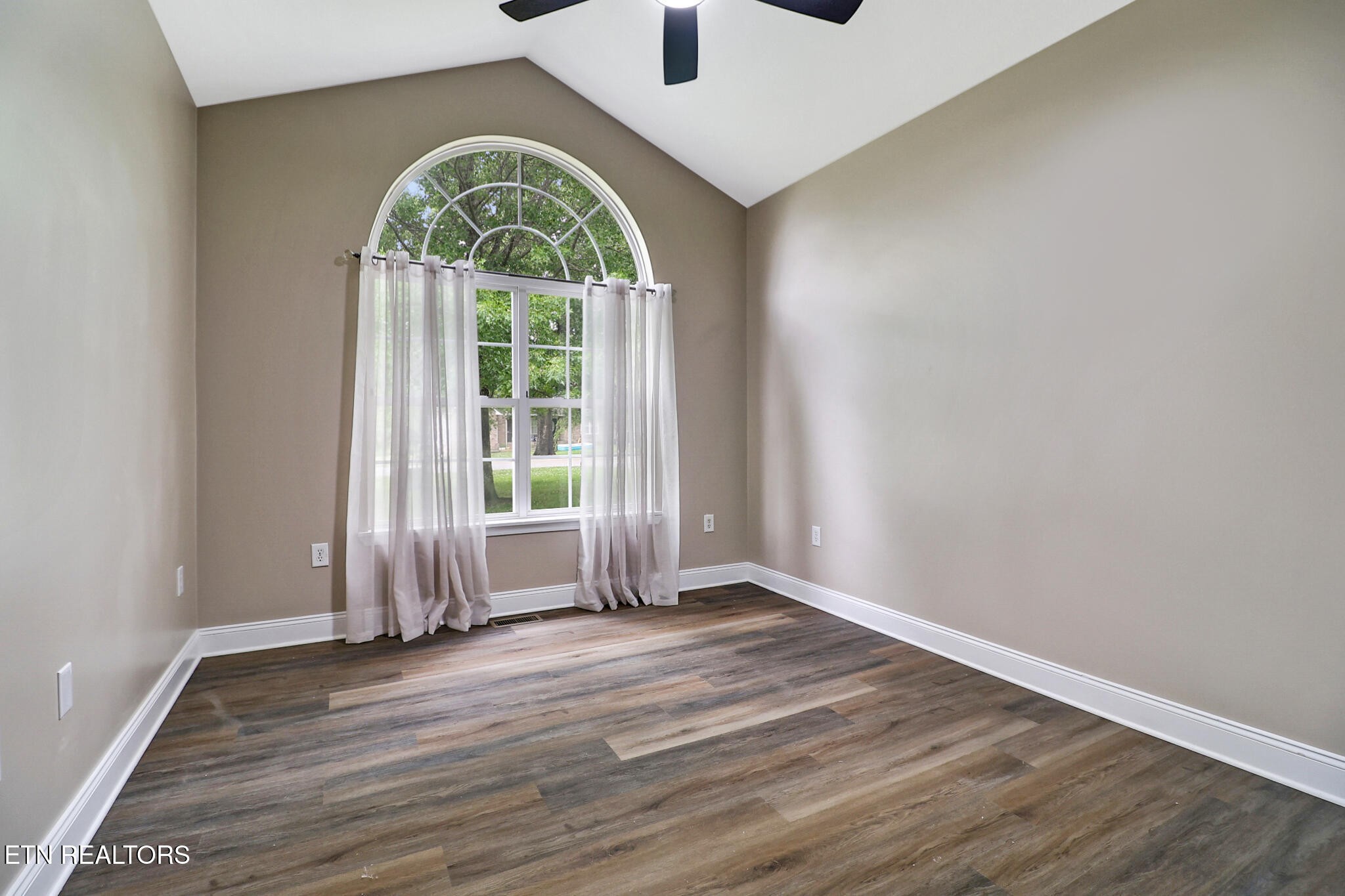 809 Buffalo Trail Clarkrange, TN 38553 - Photo 34 of 47