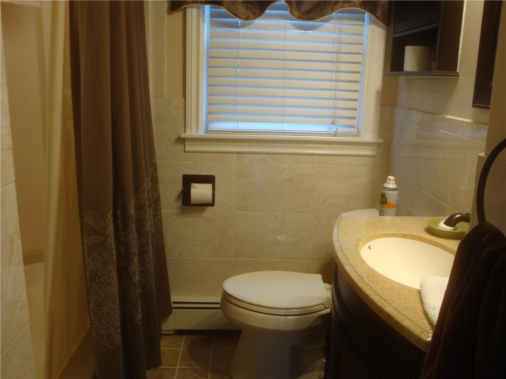 5 Edwards Road Johnston, RI 02919 - Photo 9 of 23 Gallery Image 9