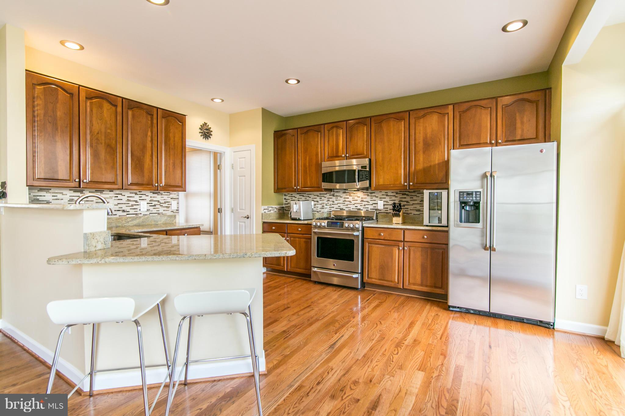 130 Roland Court Southwest Vienna, VA 22180 - Photo 2 of 30 Kitchen