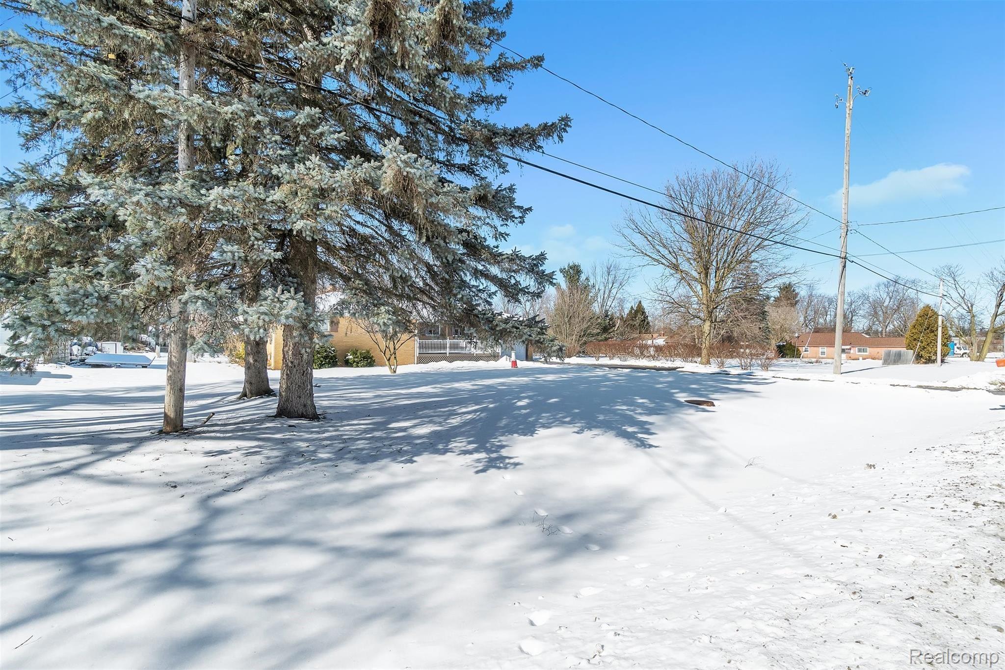 1330 South Genesee Road Burton, MI 48509 - Photo 2 of 49 02-1330 S. Genesee-Windowstill Real Estate Photography-2