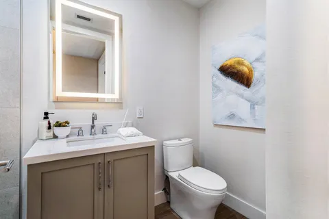 $3,150,000 | 176-184 Lake Drive, Unit 3301, Palm Beach Shores, FL 33404